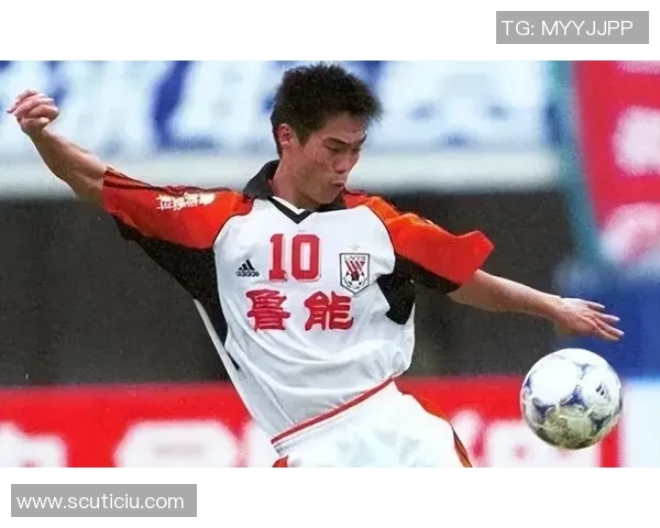 中国足球历史前十球星盘点及其影响力分析