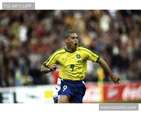 全球足球中锋球员号码大全及其代表性球员分析