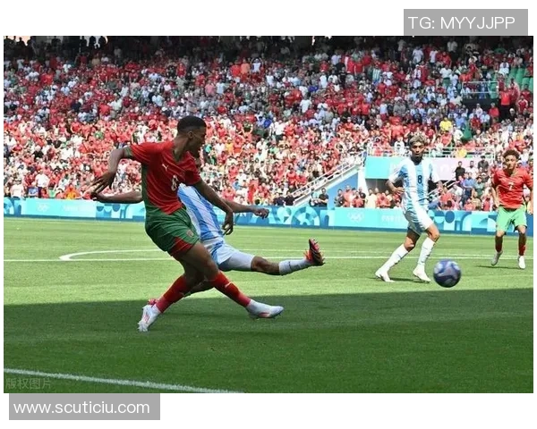 十大高估足球明星:球场光环下的真实与虚幻 十大高估足球明星:球场光环下的真实与虚幻