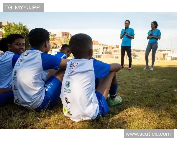 绿茵热血瞬间记录足球球星赛场对话真实风采