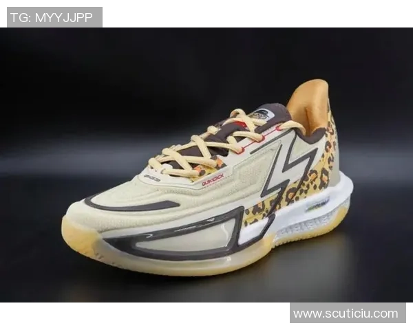 足球球星联名款球鞋解析:如何通过设计与性能征服赛场与球迷的心 足球球星联名款球鞋解析:如何通过设计与性能征服赛场与球迷的心